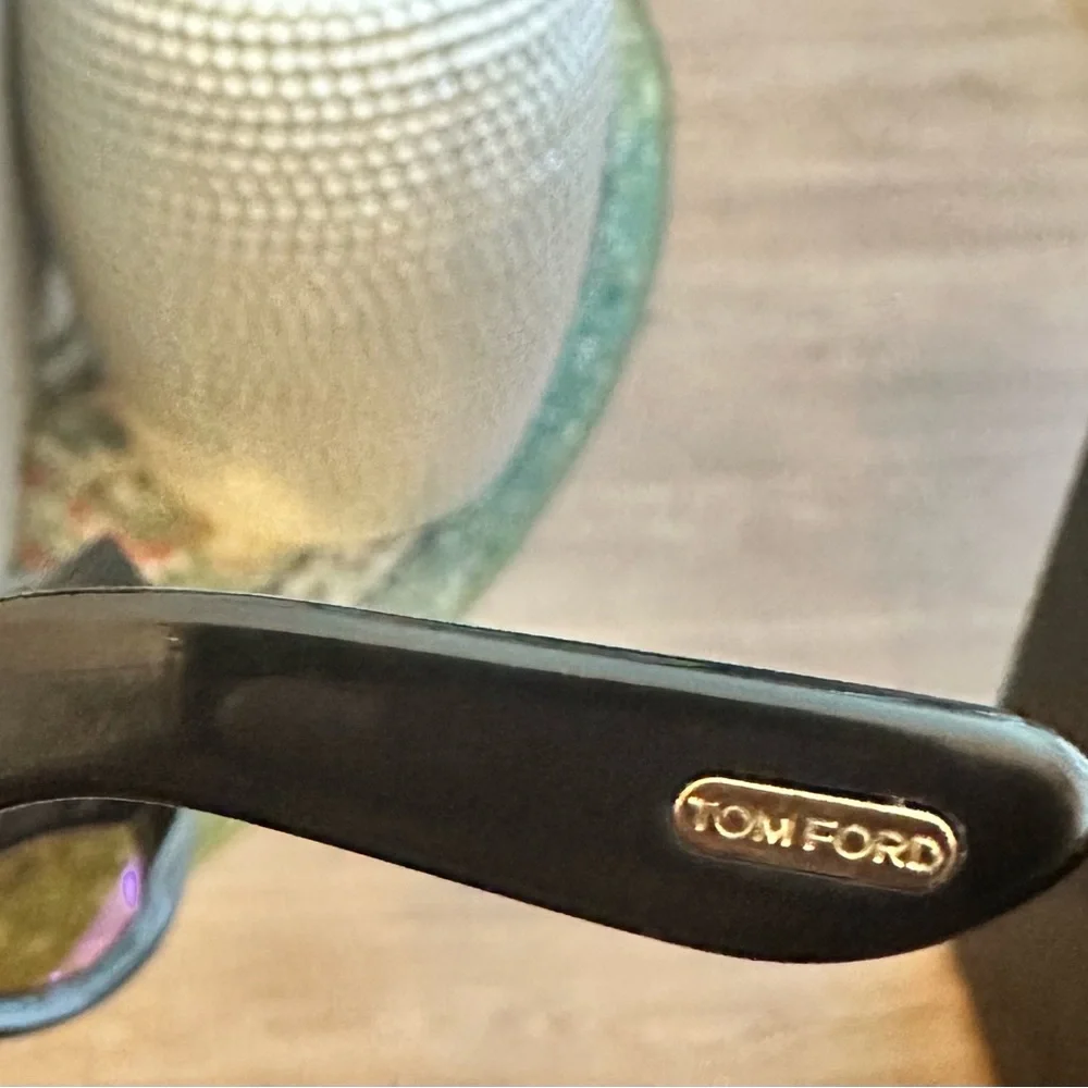 Authentic Tom Ford 1044 ‘Bronson’ Aviator Sunglasses - Picture 4 of 4